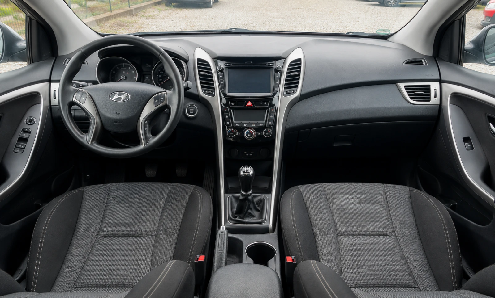 Hyundai I30 1.6 CRDi Automatic, снимка 6 - Автомобили и джипове - 54863904