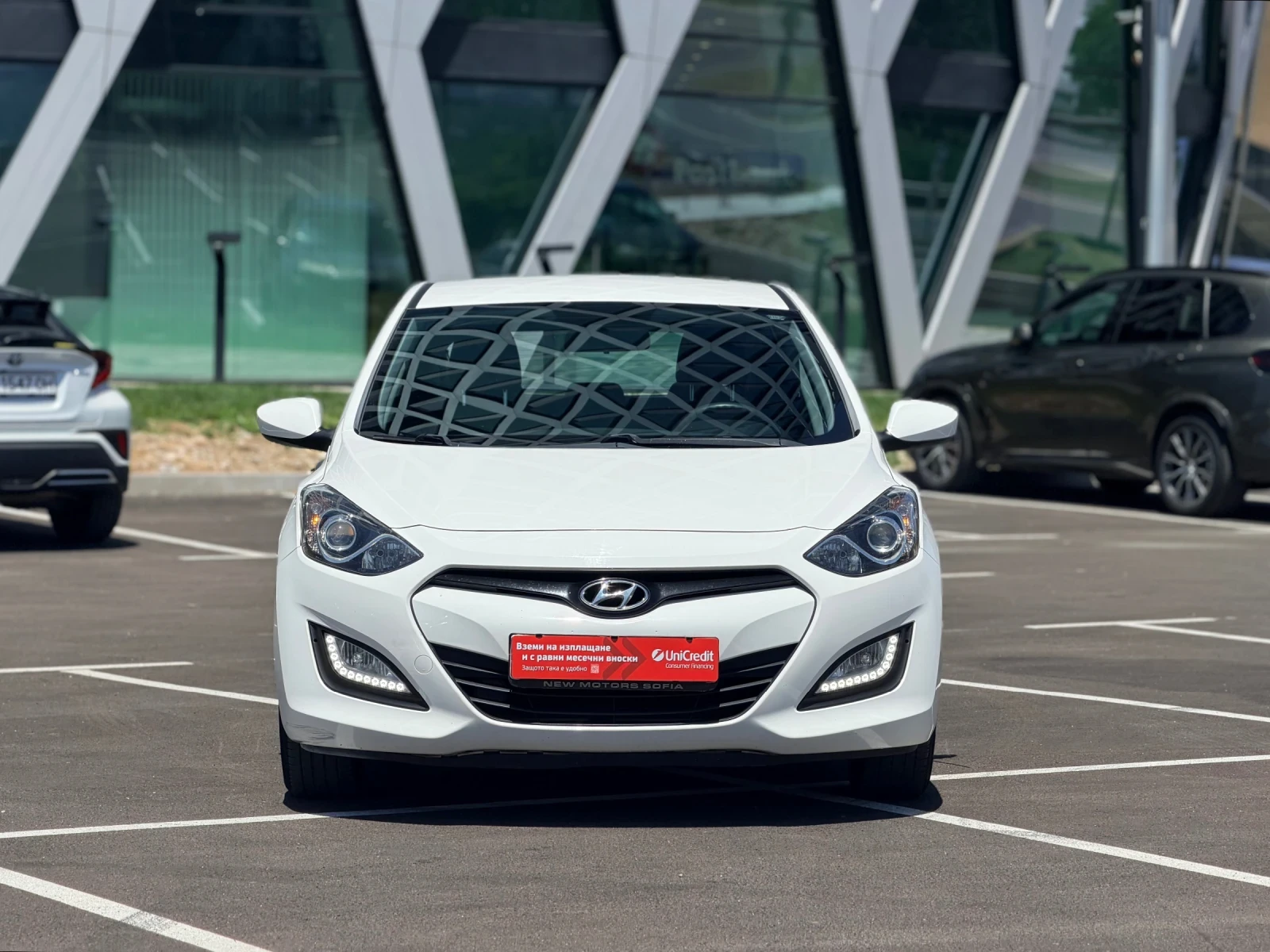 Hyundai I30 1.4 Бензин-Лизинг през Уникредит по95 евро, снимка 2 - Автомобили и джипове - 55087599