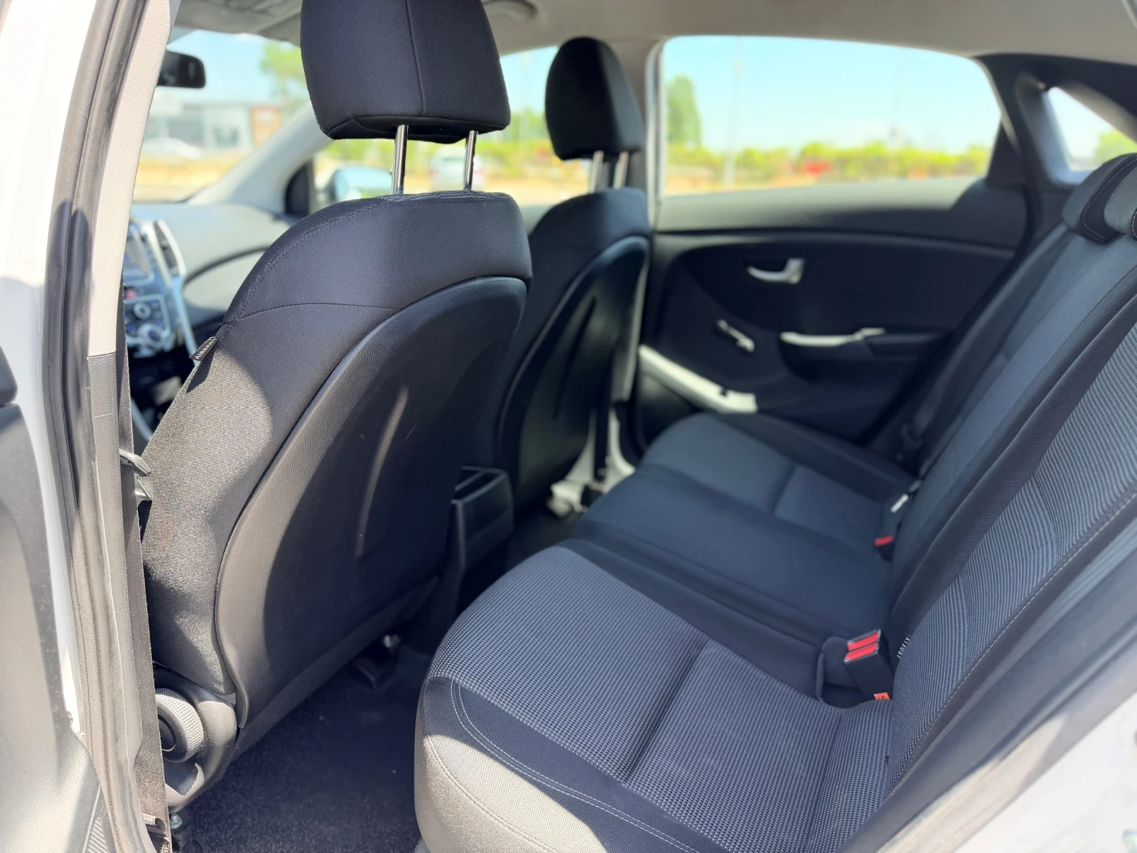 Hyundai I30 1.4 Бензин-Лизинг през Уникредит по95 евро, снимка 14 - Автомобили и джипове - 55087599