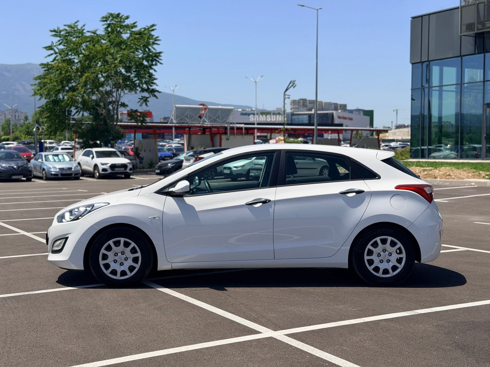 Hyundai I30 1.4 Бензин-Лизинг през Уникредит по95 евро, снимка 5 - Автомобили и джипове - 55087599