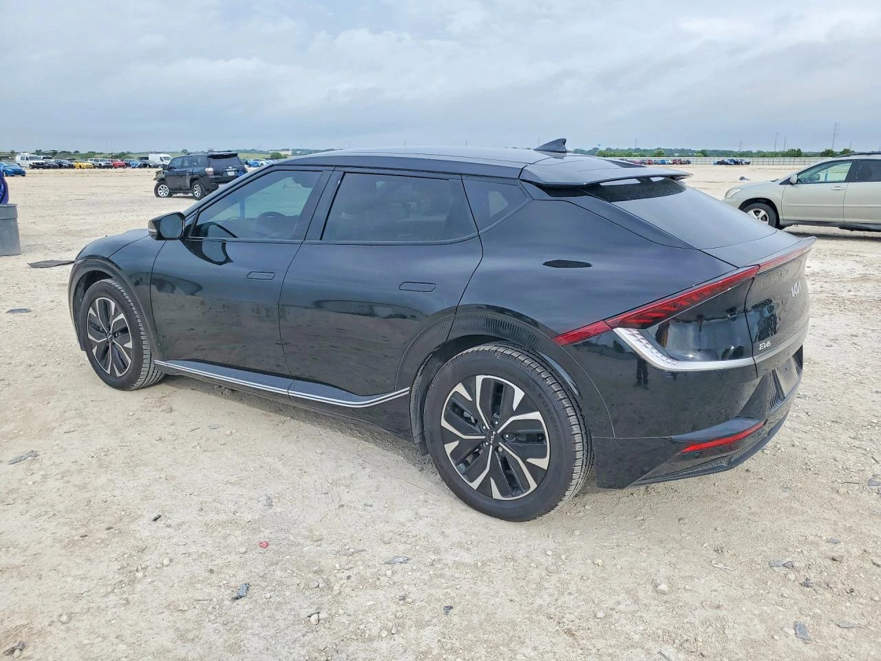 Kia EV6 0.0l Wind, снимка 2 - Автомобили и джипове - 55262557