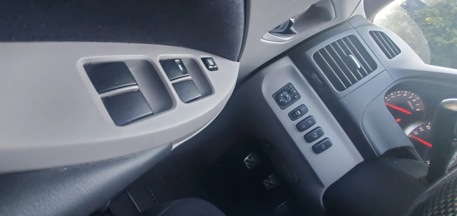 Mitsubishi Grandis 2.4i  165кс, снимка 5 - Автомобили и джипове - 55697909
