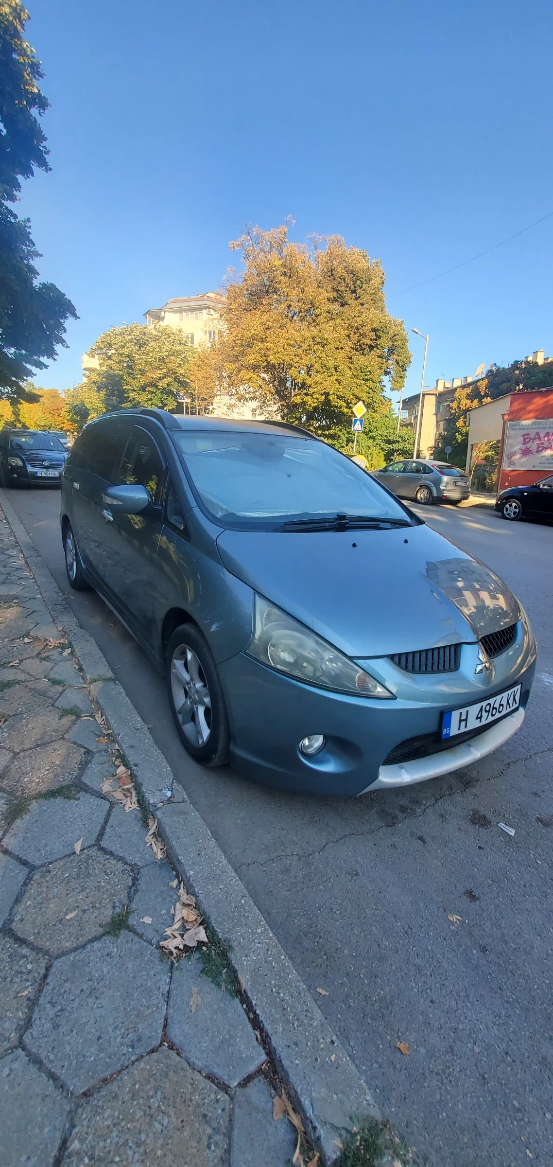 Mitsubishi Grandis 2.4i  165кс, снимка 2 - Автомобили и джипове - 55697909