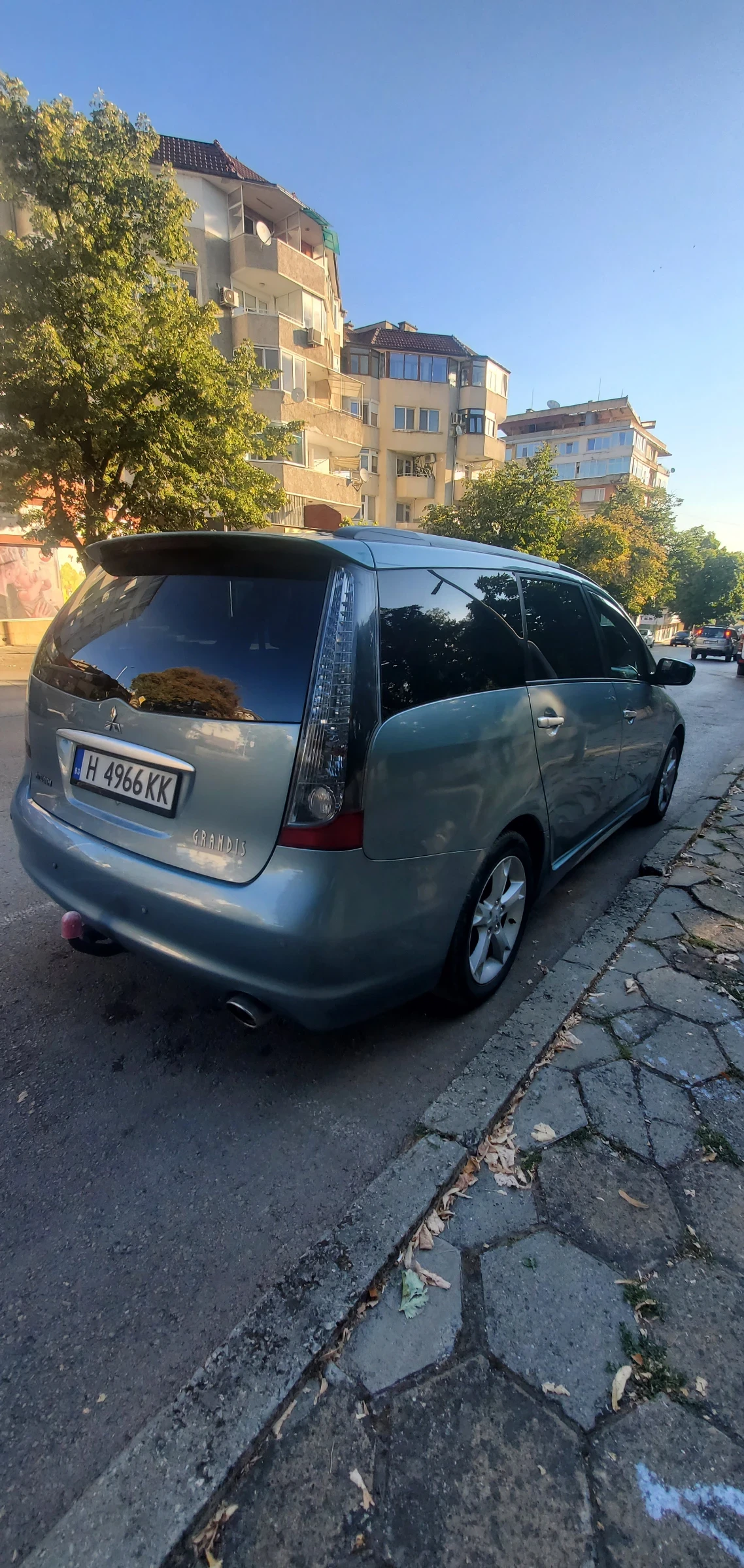 Mitsubishi Grandis 2.4i  165кс, снимка 3 - Автомобили и джипове - 55697909