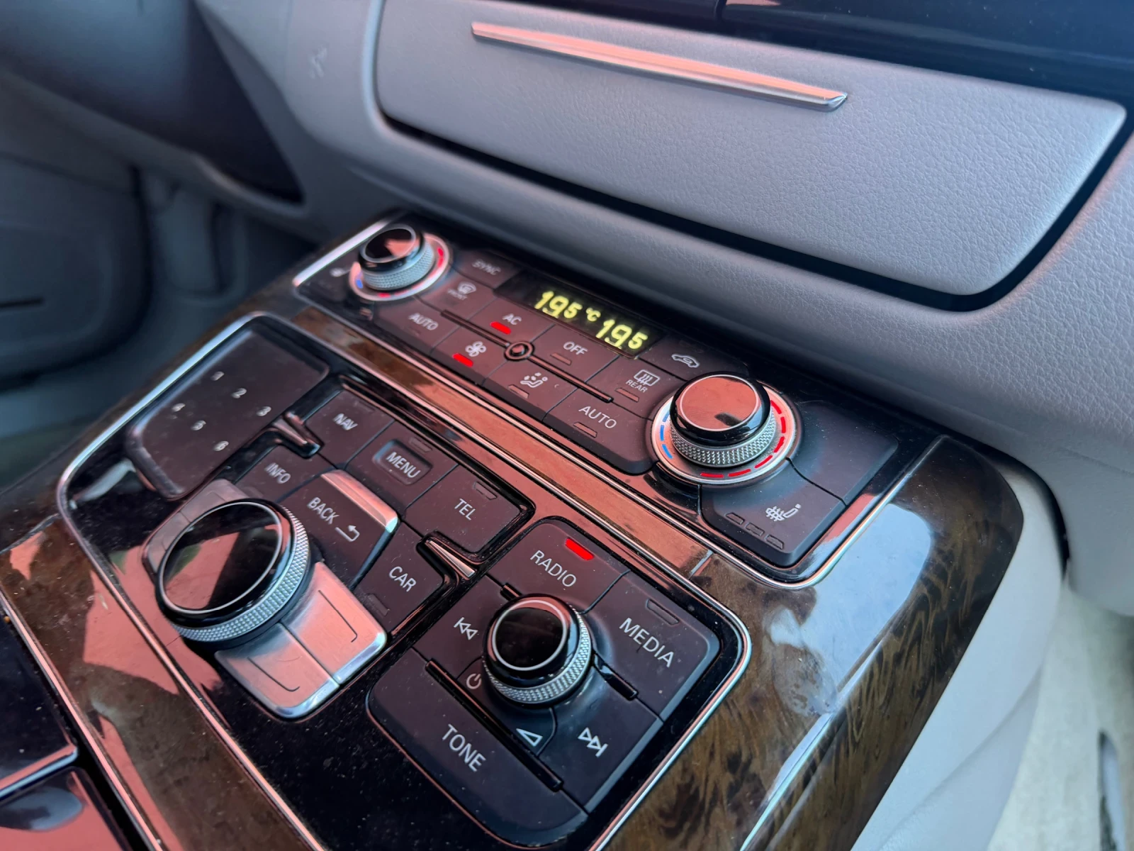 Audi A8 3.0TDI* LED* FACE* 8ZF, снимка 11 - Автомобили и джипове - 55959138