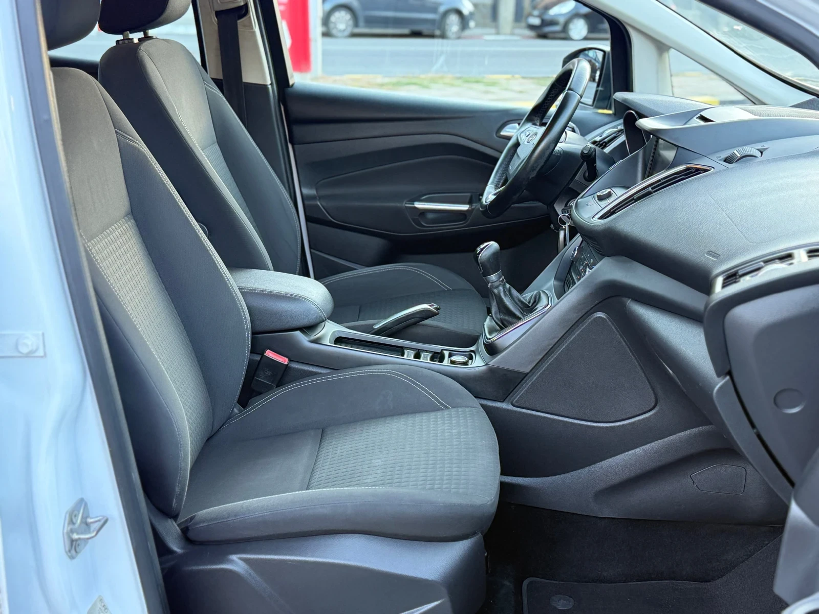 Ford C-max 1.6i ГАЗ/Навигация/Климатроник, снимка 14 - Автомобили и джипове - 56217520