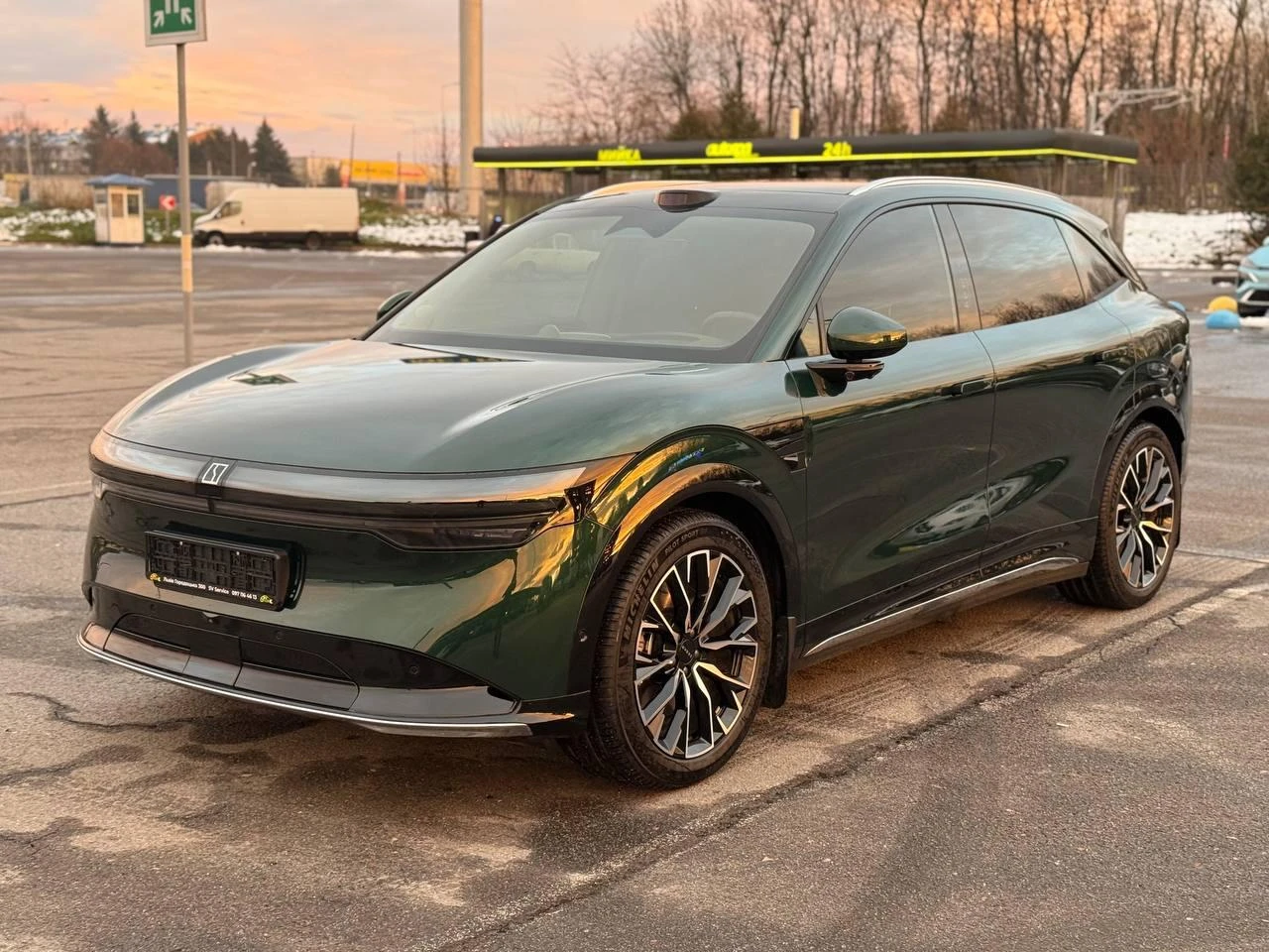 Zeekr 7X, снимка 2 - Автомобили и джипове - 56345135