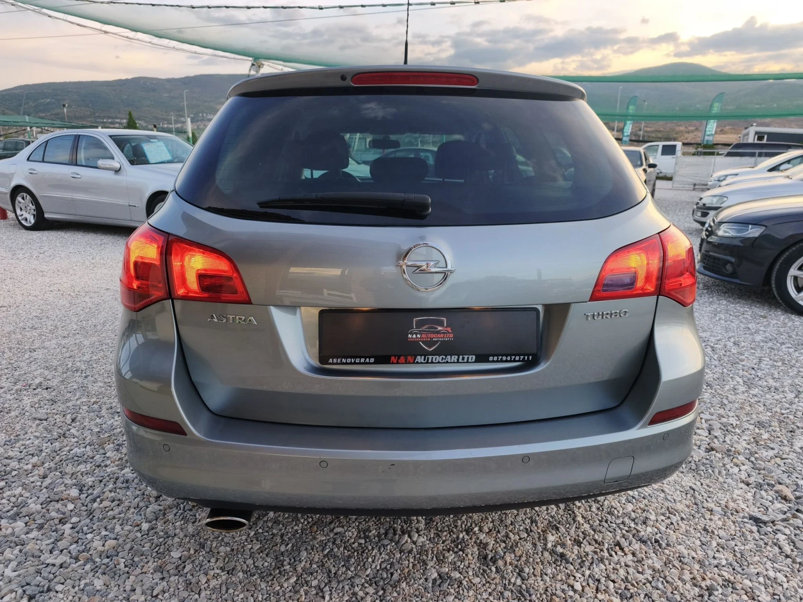 Opel Astra 1.4 Turbo, снимка 9 - Автомобили и джипове - 56434825