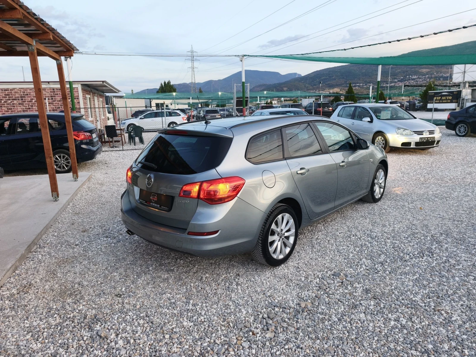Opel Astra 1.4 Turbo, снимка 4 - Автомобили и джипове - 56434825