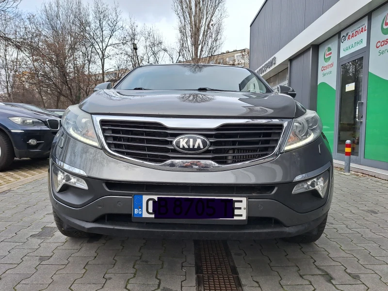 Kia Sportage 2.0CRDI КАТО НОВА* СЕРВИЗНА ИСТОРИЯ* , снимка 3 - Автомобили и джипове - 48628827