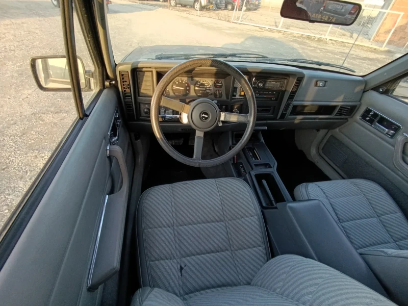 Jeep Cherokee 4.0 Automatic , снимка 13 - Автомобили и джипове - 49079997