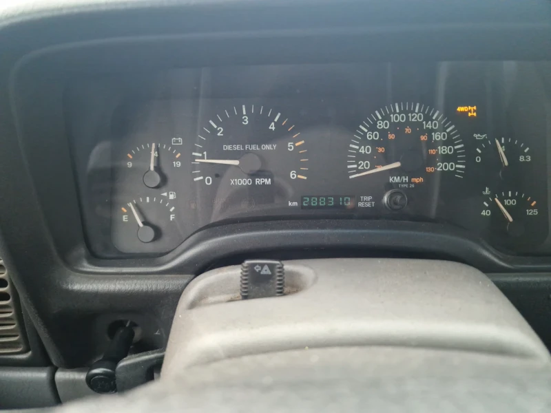 Jeep Cherokee 2.5, снимка 8 - Автомобили и джипове - 52892435