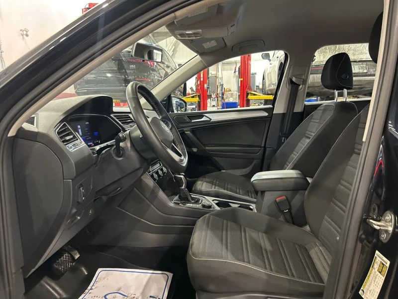 VW Tiguan 2.0T, 4Motion, снимка 14 - Автомобили и джипове - 53239792