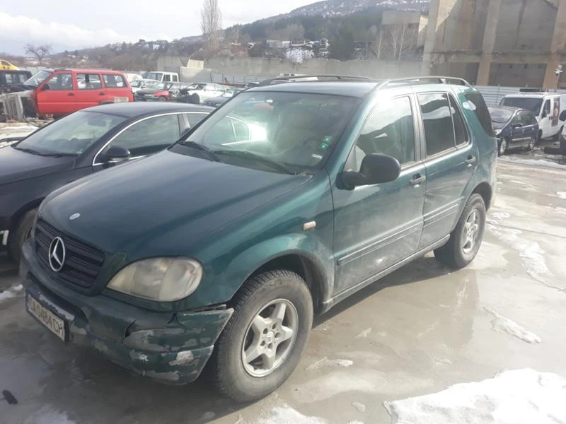 Mercedes-Benz ML 320, снимка 4 - Автомобили и джипове - 46822838