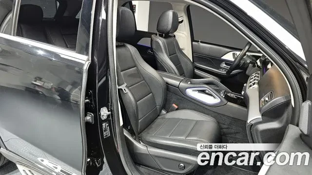 Mercedes-Benz GLE 300 d 4MATIC, снимка 12 - Автомобили и джипове - 56059325