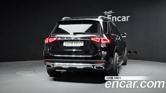 Mercedes-Benz GLE 300 d 4MATIC, снимка 4 - Автомобили и джипове - 56059325