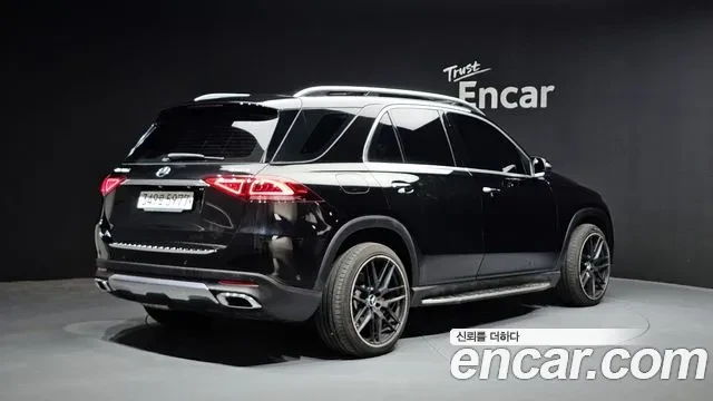 Mercedes-Benz GLE 300 d 4MATIC, снимка 2 - Автомобили и джипове - 56059325