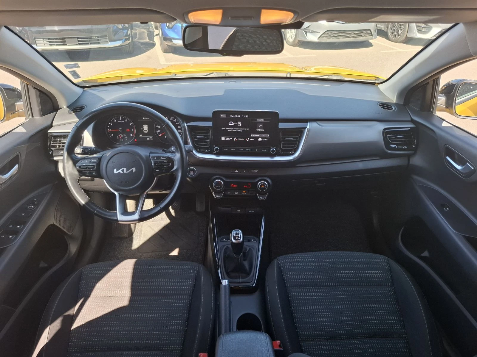 Kia Stonic 1.0 EX Турбо Гаранция - изображение 8