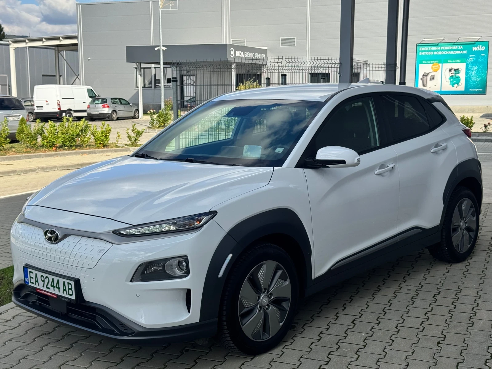 Hyundai Kona Premium 64kwh SOH 100% | Mobile.bg   1