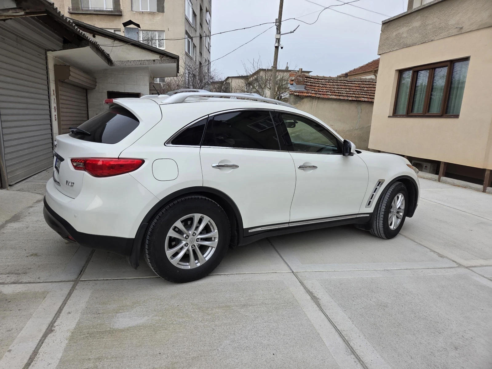 Infiniti Fx 37, снимка 5 - Автомобили и джипове - 53728317