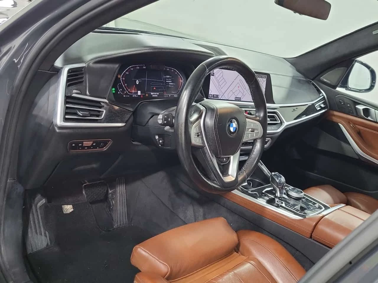 BMW X7 * xDrive40i * DISTRONIC* HARMAN/KARDON* 360* ОБДУХ, снимка 9 - Автомобили и джипове - 53760464