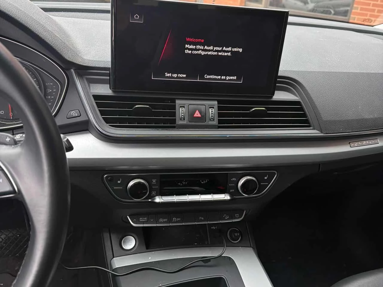 Audi Q5 Komfort/CARFAX/ДИСТРОНИК/ПОДГРЕВИ, снимка 9 - Автомобили и джипове - 53919167