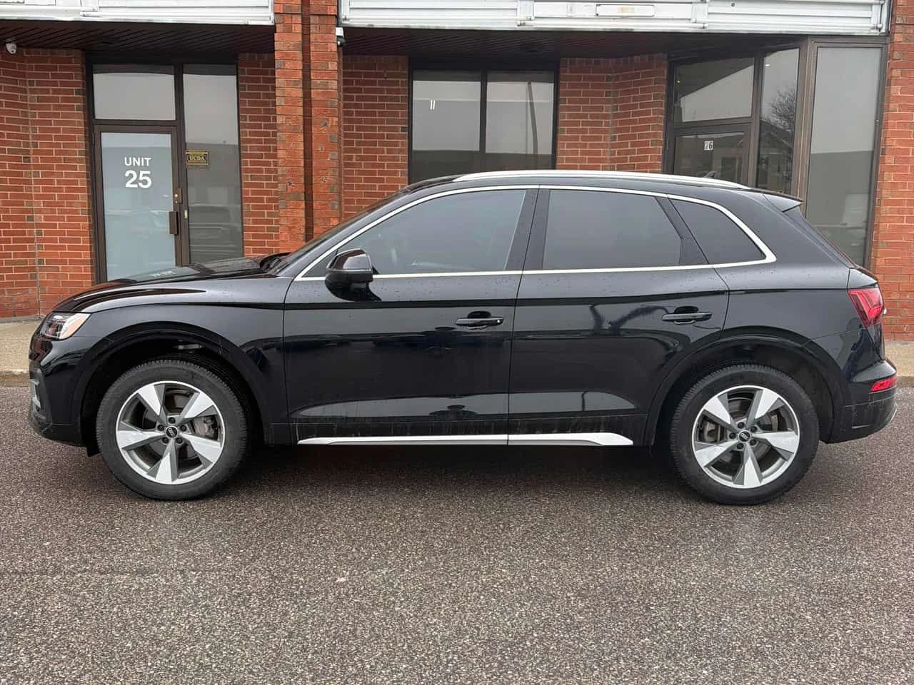 Audi Q5 Komfort/CARFAX/ДИСТРОНИК/ПОДГРЕВИ, снимка 3 - Автомобили и джипове - 53919167