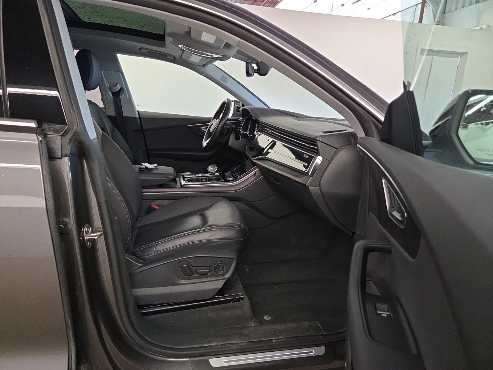 Audi Q8 TECHNIK * CARFAX * ОБДУХВАНЕ * Цена до БГ * , снимка 8 - Автомобили и джипове - 54424302