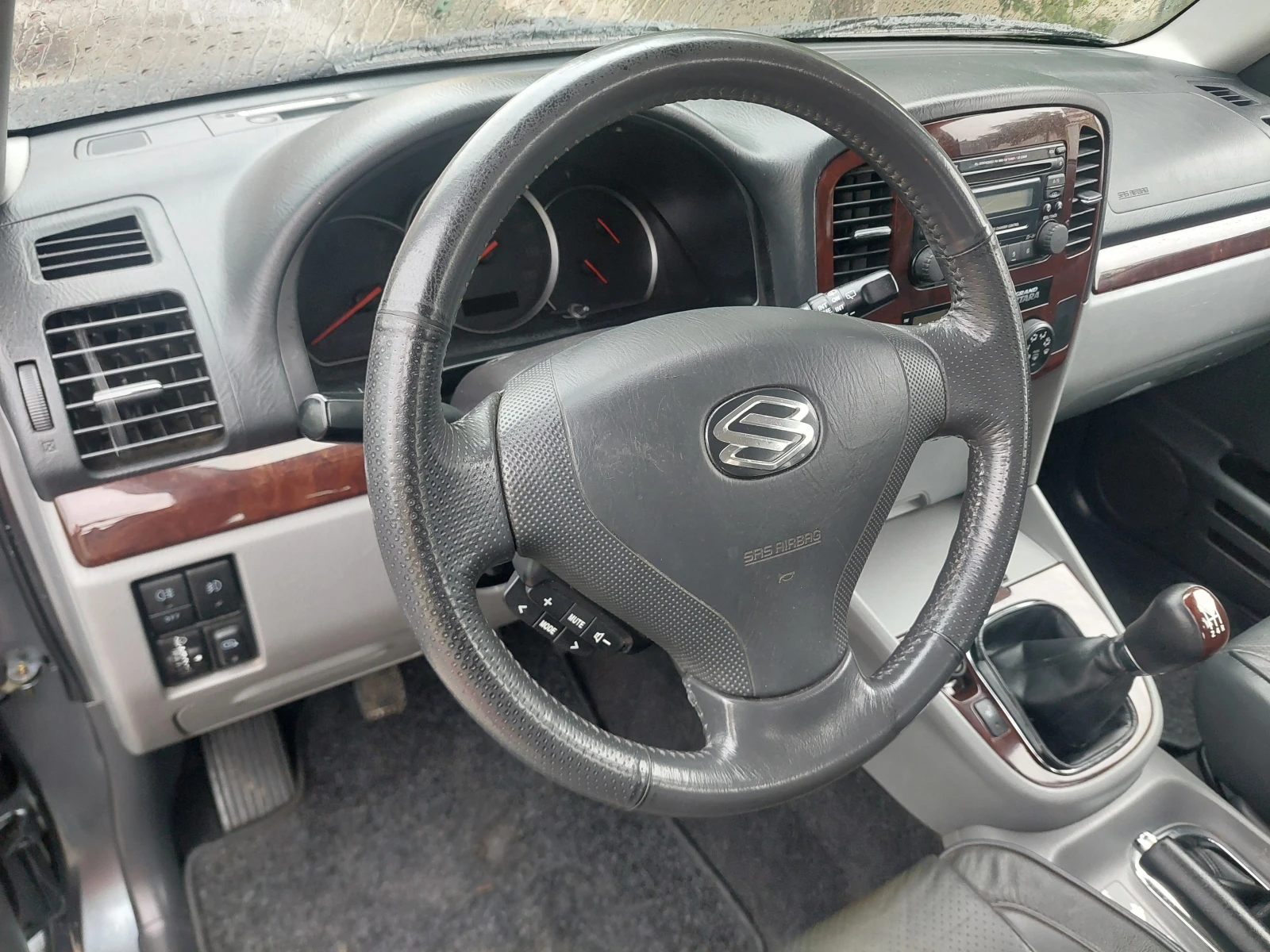 Suzuki Grand vitara 1, 6i--ТОП СЪСТОЯНИЕ, снимка 16 - Автомобили и джипове - 55019916