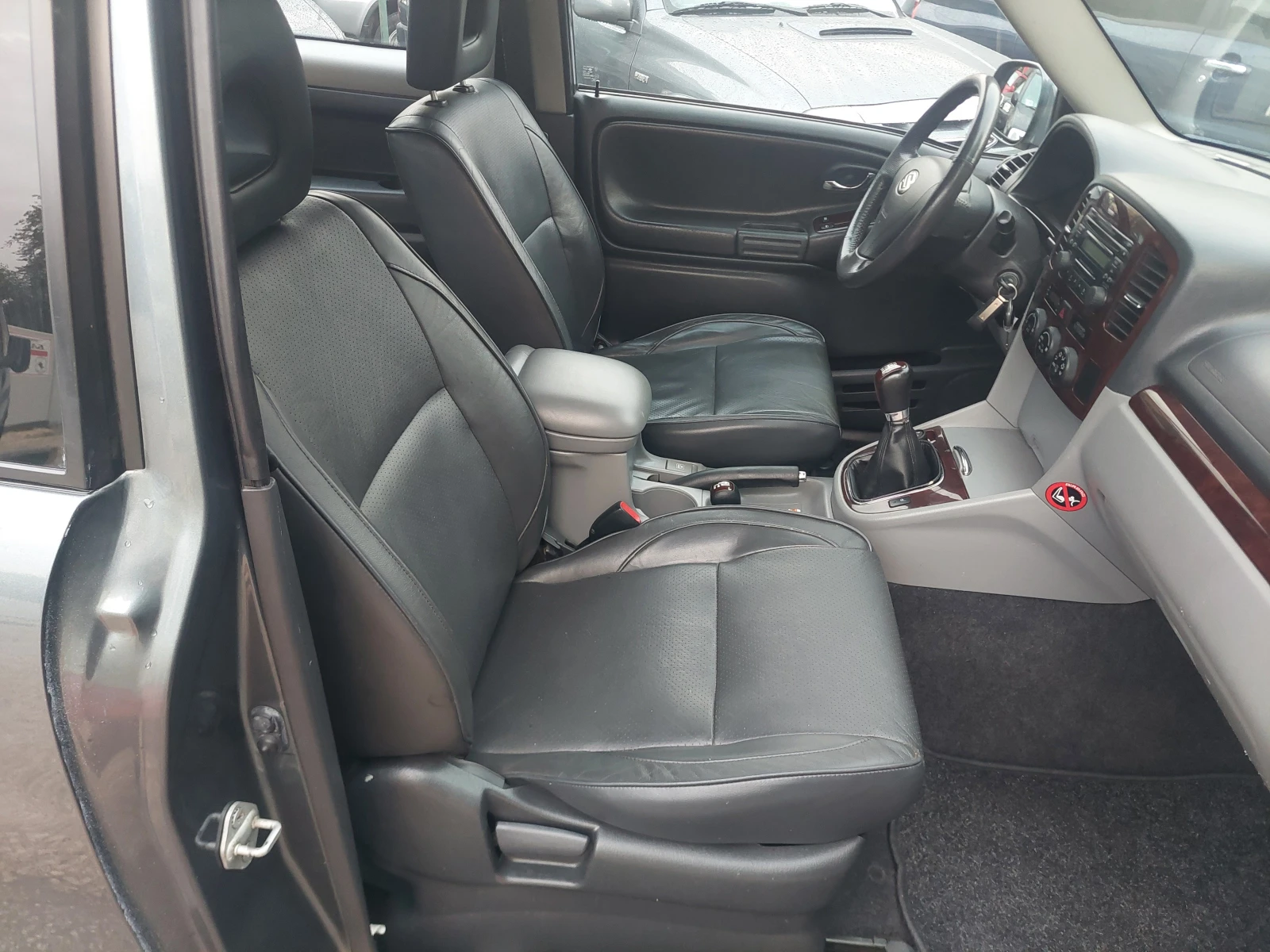 Suzuki Grand vitara 1, 6i--ТОП СЪСТОЯНИЕ, снимка 13 - Автомобили и джипове - 55019916