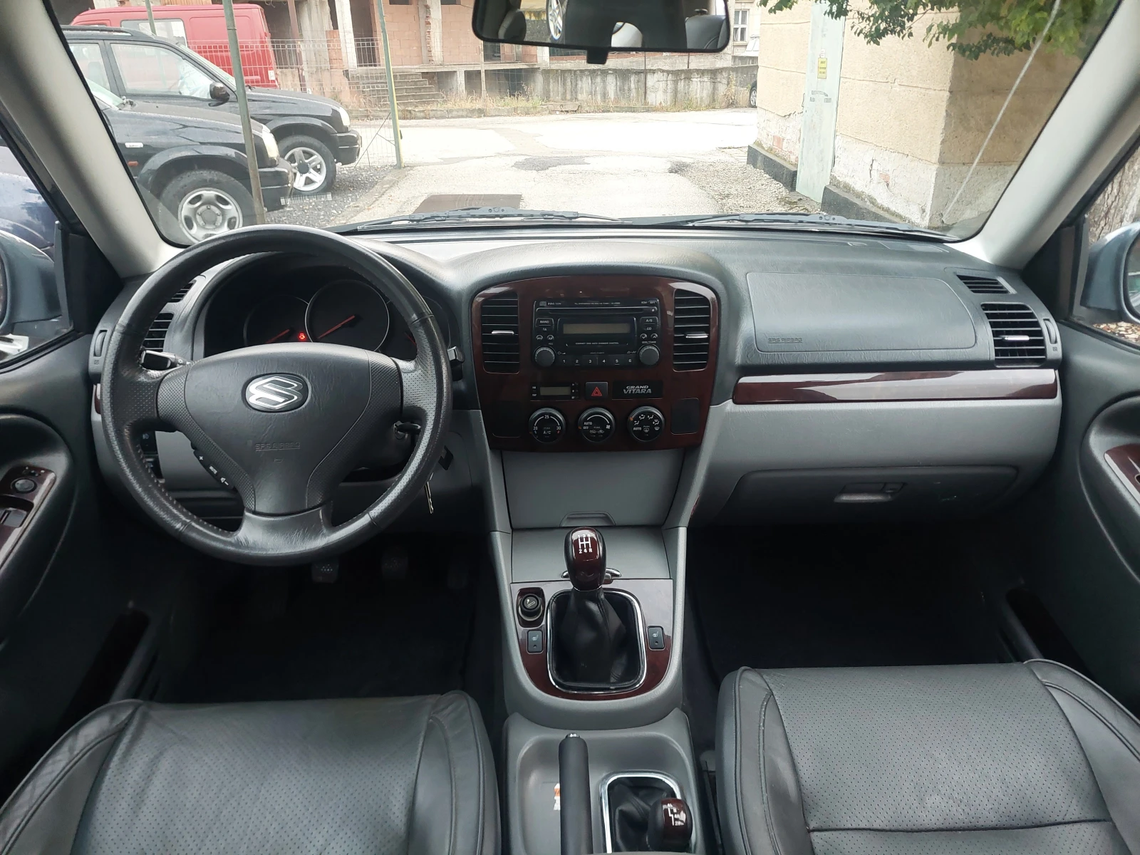 Suzuki Grand vitara 1, 6i--ТОП СЪСТОЯНИЕ, снимка 9 - Автомобили и джипове - 55019916