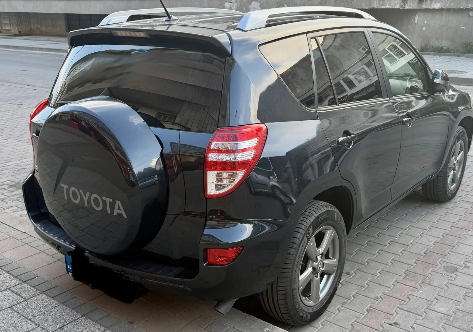 Toyota Rav4 2.2 D4D, снимка 5 - Автомобили и джипове - 55125524