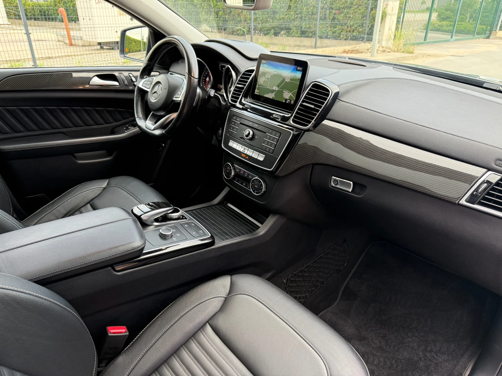Mercedes-Benz GLE Coupe 350D AMG PREMIUM PLUS/4MATIC/360/ПАНО/HEADUP/ИСТ., снимка 9 - Автомобили и джипове - 55321090