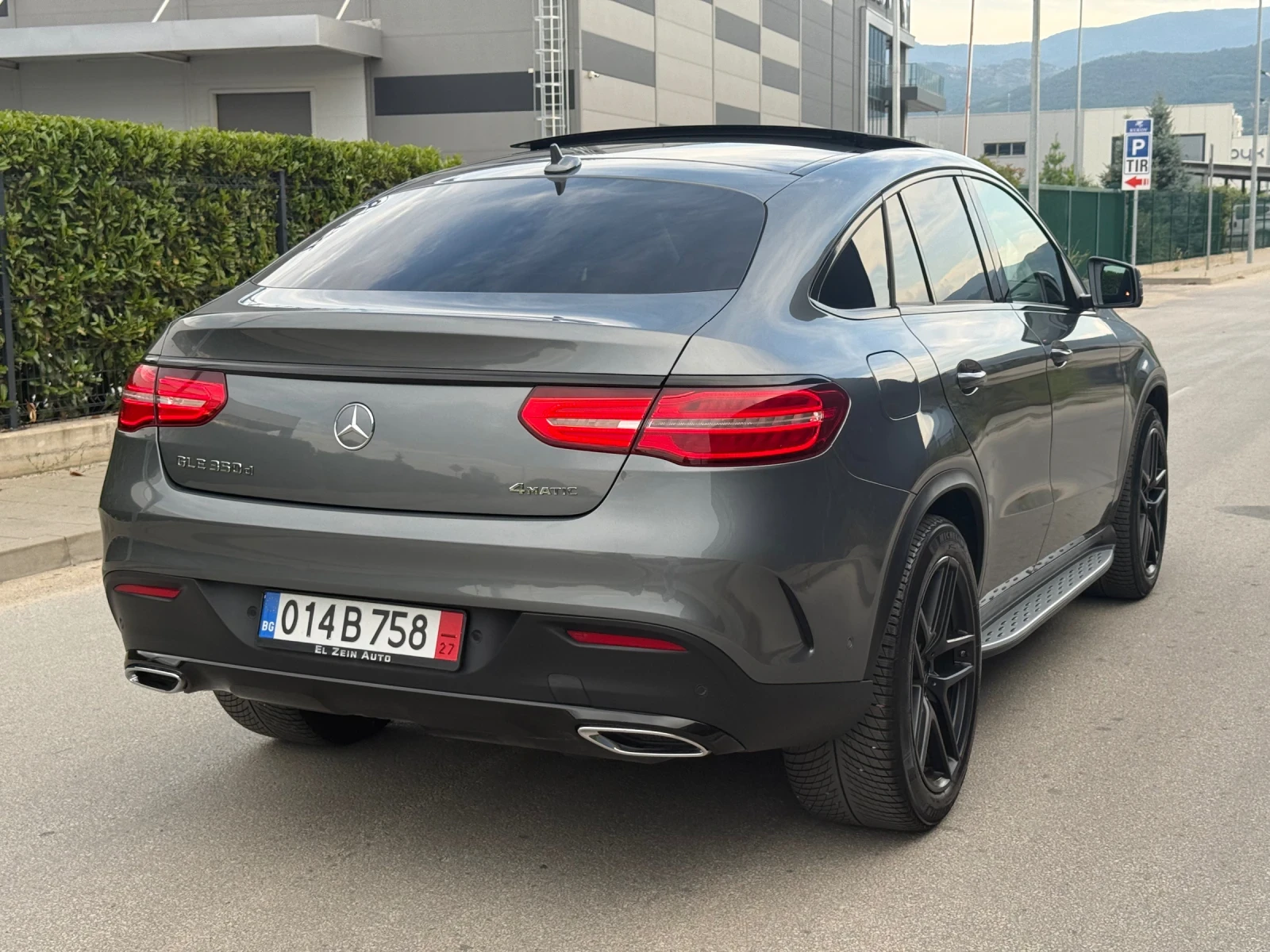 Mercedes-Benz GLE Coupe 350D AMG PREMIUM PLUS/4MATIC/360/ПАНО/HEADUP/ИСТ., снимка 3 - Автомобили и джипове - 55321090