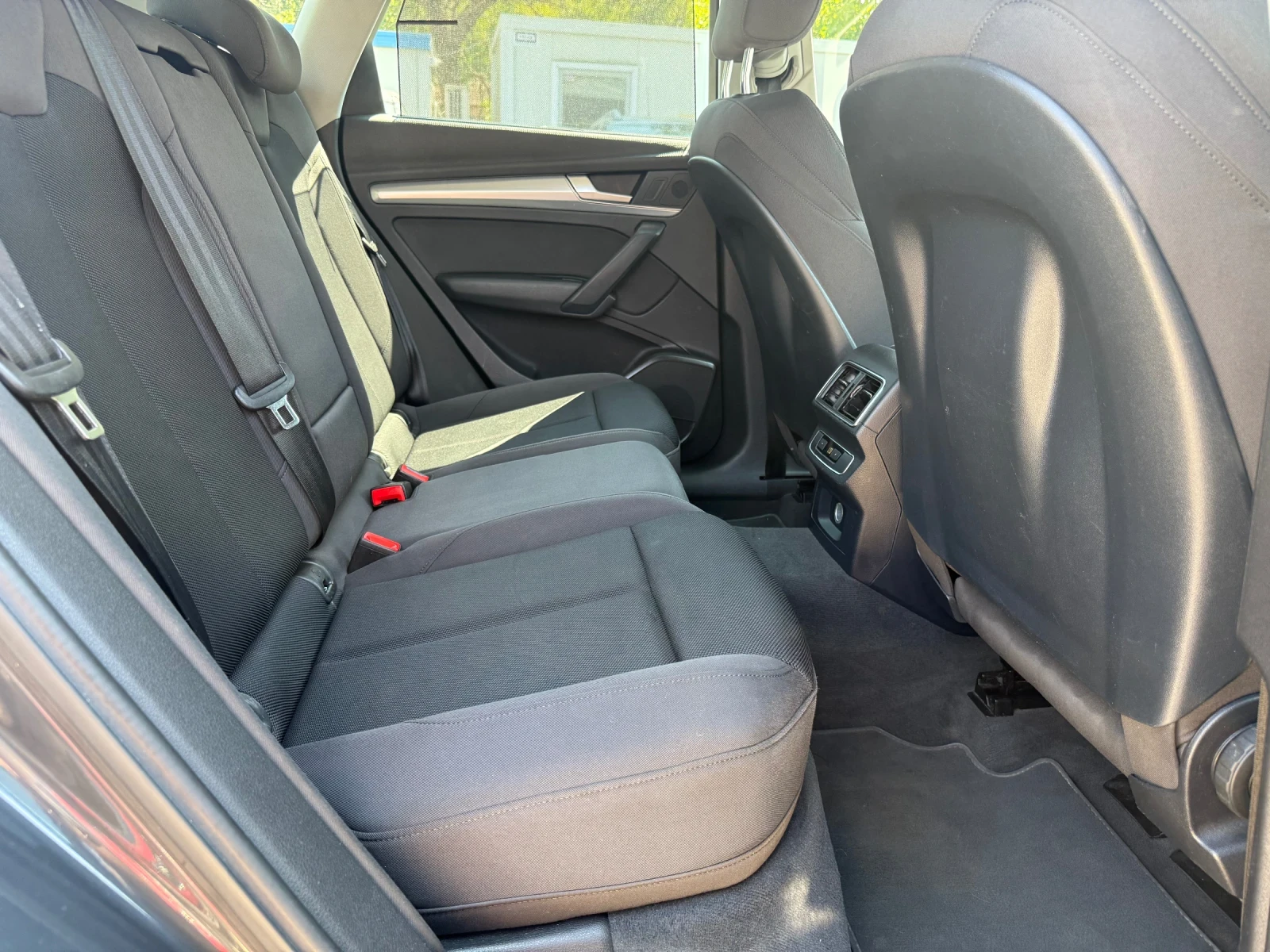 Audi Q5 2.0TDI - 190к.с. - Топ състояние, снимка 14 - Автомобили и джипове - 55750475