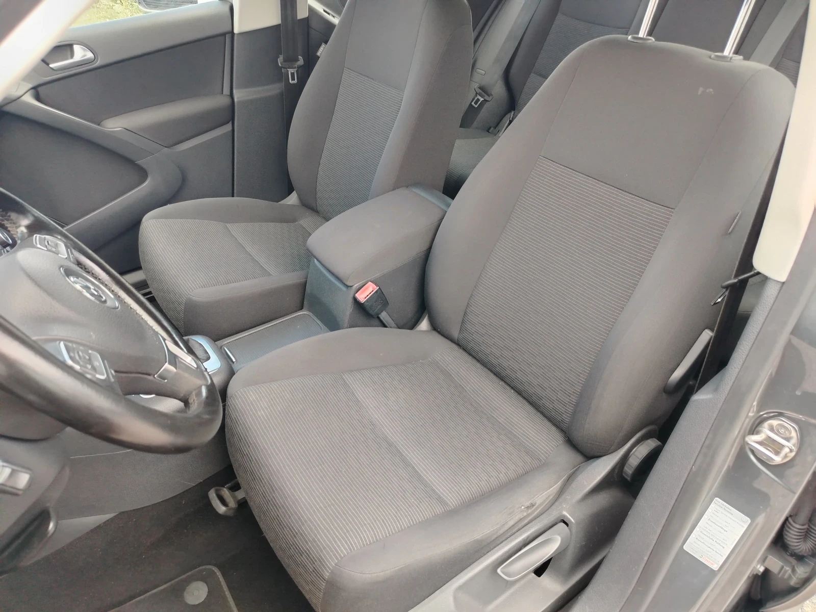 VW Tiguan 2.0 TDI 4MOTION AVTOMAT , снимка 13 - Автомобили и джипове - 55890197