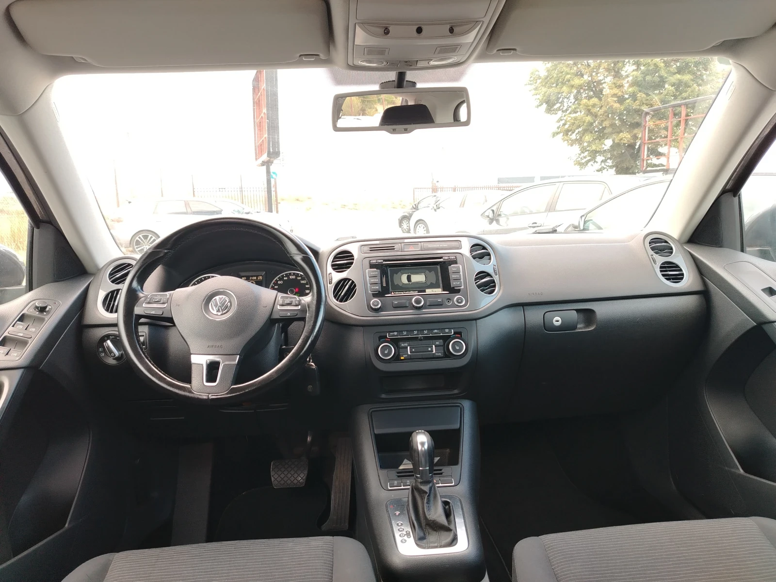 VW Tiguan 2.0 TDI 4MOTION AVTOMAT , снимка 15 - Автомобили и джипове - 55890197