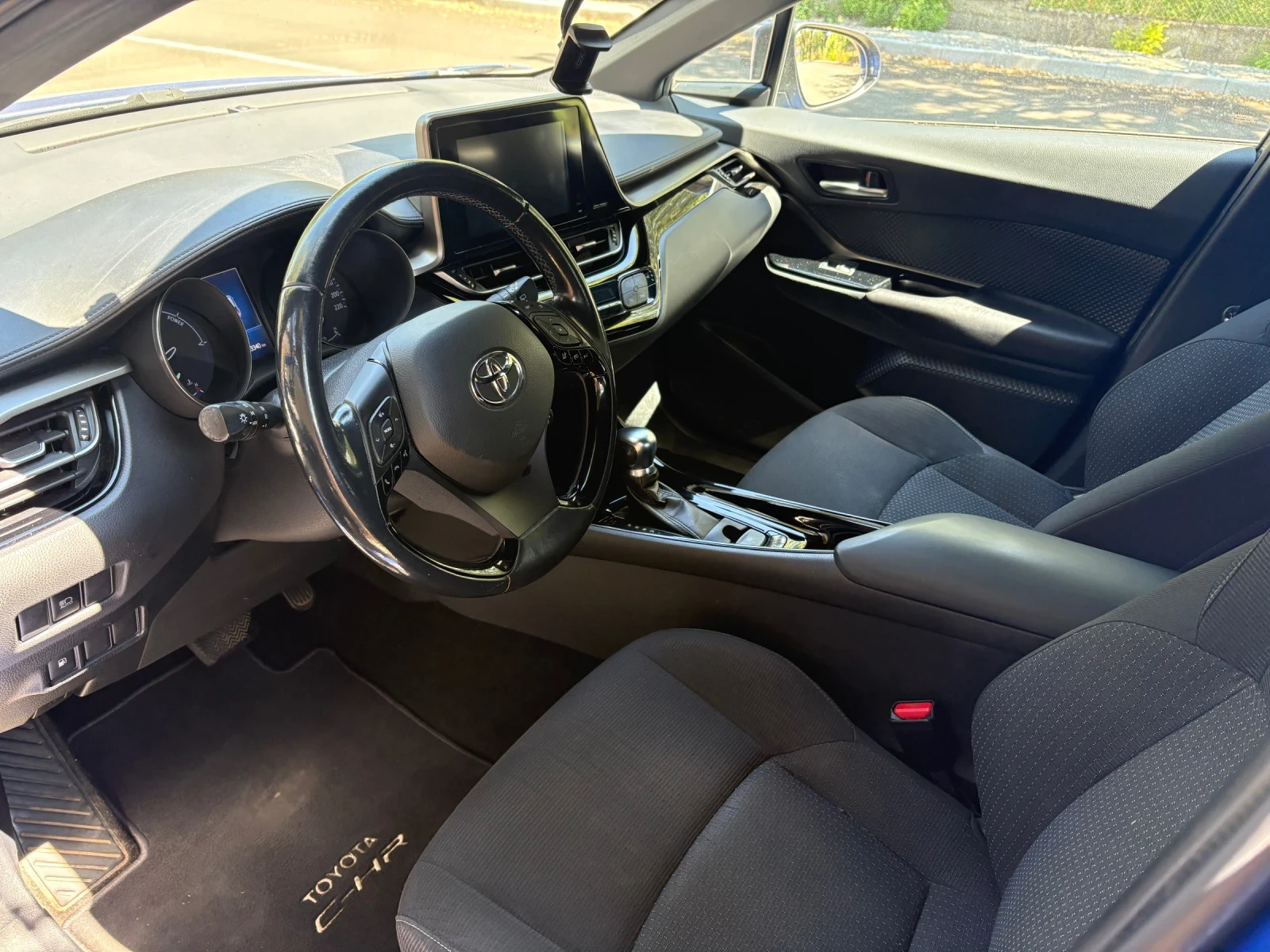 Toyota C-HR 1.8 Hybrid, снимка 9 - Автомобили и джипове - 55912023