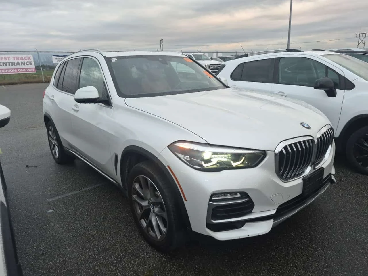 BMW X5 xDrive40i/ПОДГРЕВ/ПАНО//CARFAX/ФИНАНСИРАНЕ, снимка 2 - Автомобили и джипове - 56299932