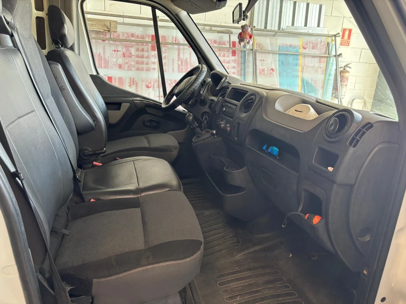 Renault Master, снимка 8 - Бусове и автобуси - 47665098