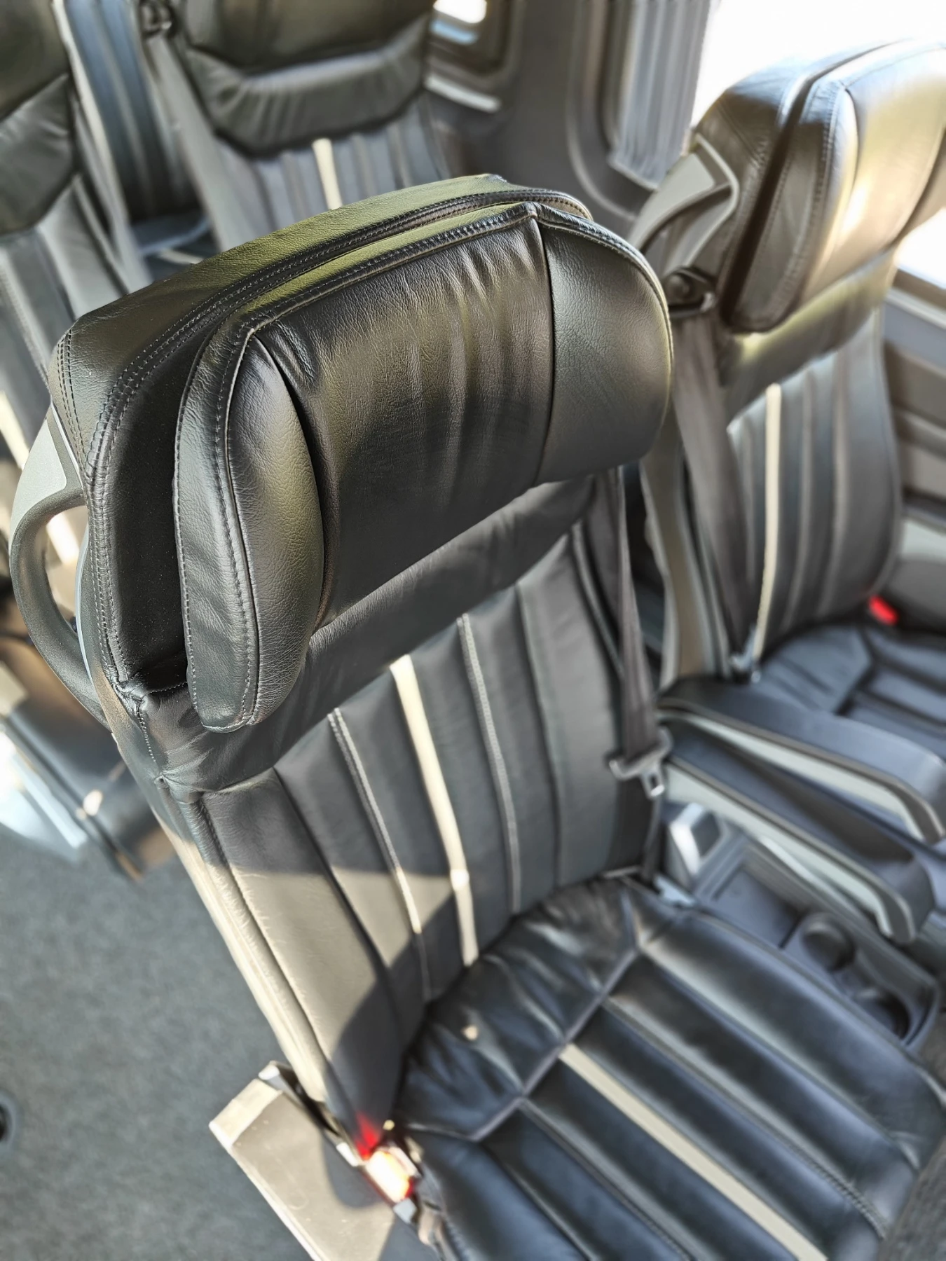 Mercedes-Benz Sprinter 319 tourer V6, снимка 5 - Бусове и автобуси - 54163862