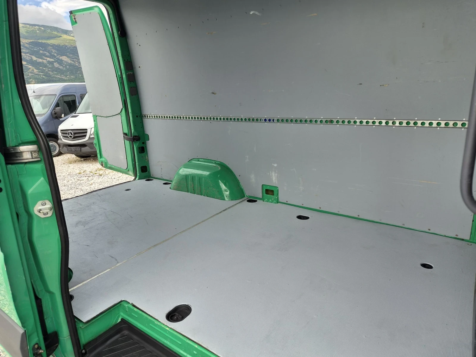 Mercedes-Benz Sprinter 316 CDI * Клима * L2H2, снимка 14 - Бусове и автобуси - 55272312