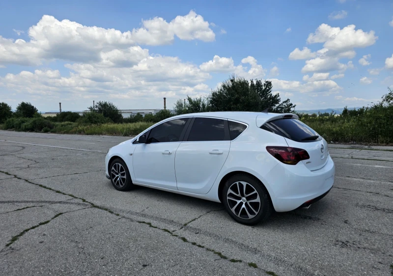 Opel Astra, снимка 3 - Автомобили и джипове - 51450296