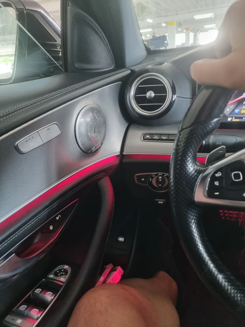 Mercedes-Benz E 220 Mercedes e220 AMG, снимка 7 - Автомобили и джипове - 52308095