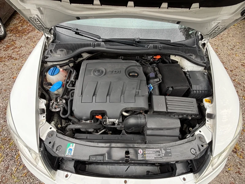 Skoda Octavia 1.6 TDI, снимка 13 - Автомобили и джипове - 52290591