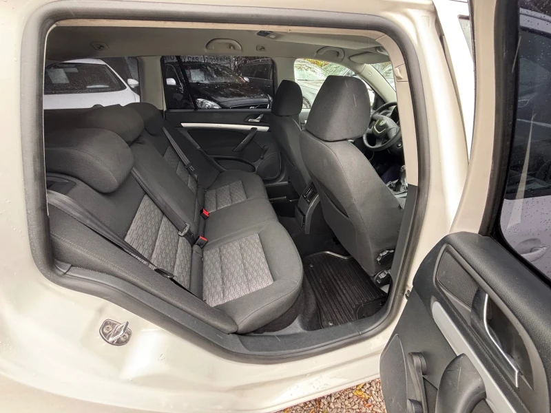 Skoda Octavia 1.6 TDI, снимка 8 - Автомобили и джипове - 52290591