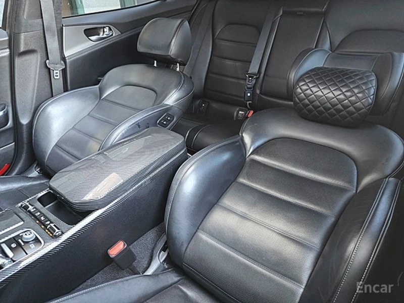 Kia Stinger, снимка 10 - Автомобили и джипове - 53514893