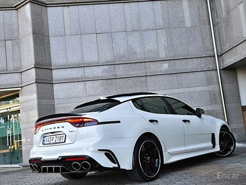 Kia Stinger, снимка 2 - Автомобили и джипове - 53514893