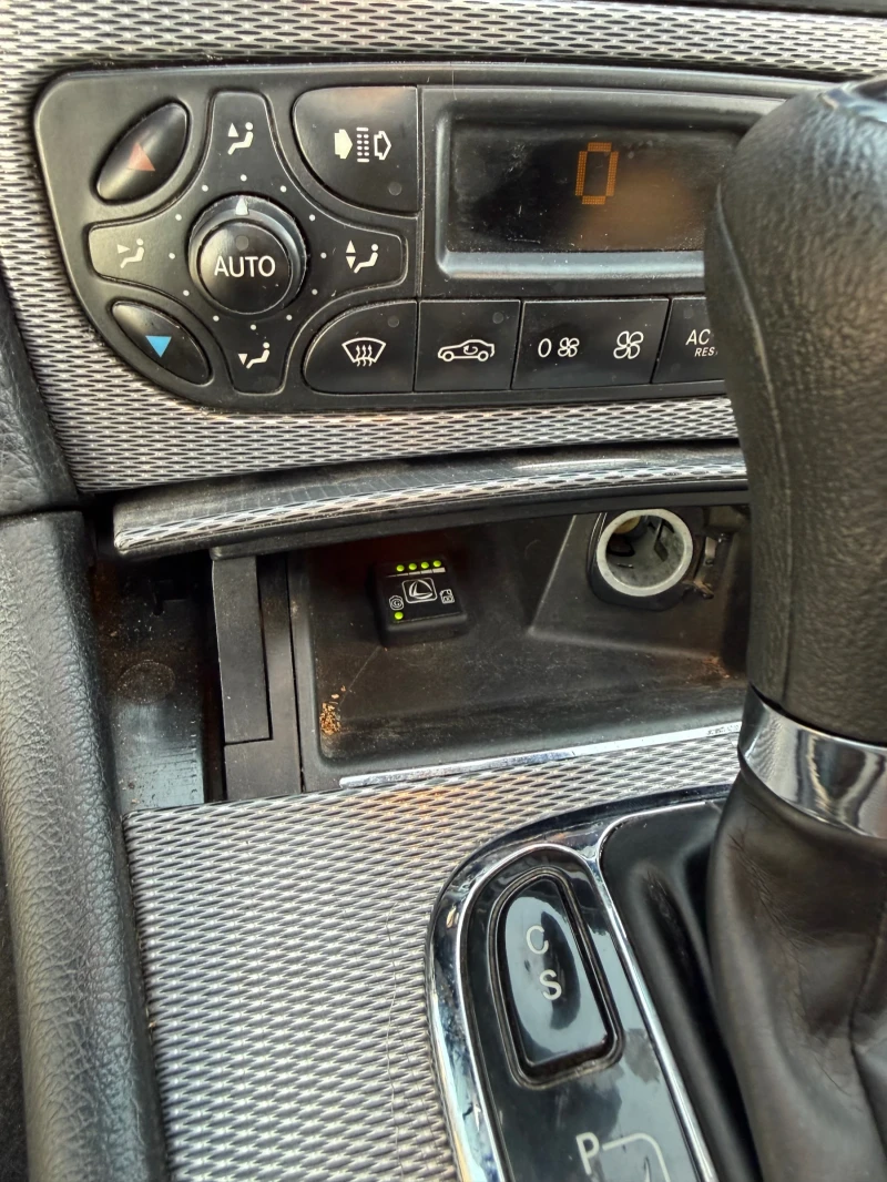 Mercedes-Benz CLK, снимка 9 - Автомобили и джипове - 53540001