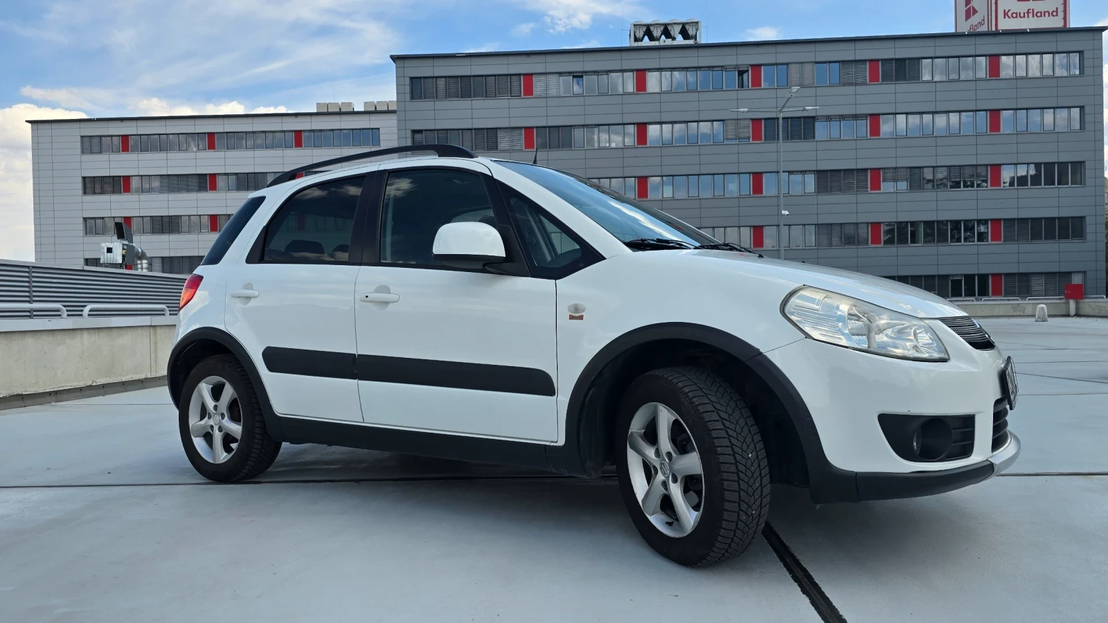 Suzuki SX4 Гаражна, 2ри собственик - изображение 6